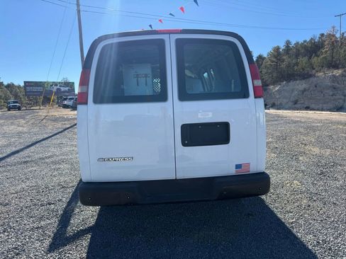 Used 2014 Chevrolet Express 2500 image 4