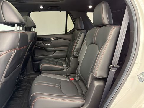 Used 2025 Honda Pilot TrailSport image 24