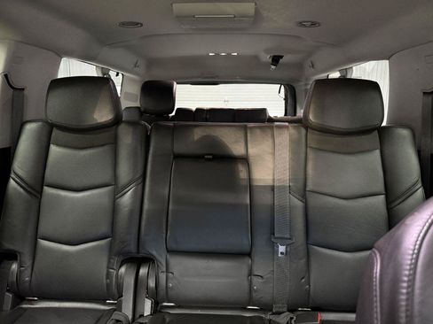 Used 2018 Cadillac Escalade ESV Premium Luxury AWD/4WD image 28
