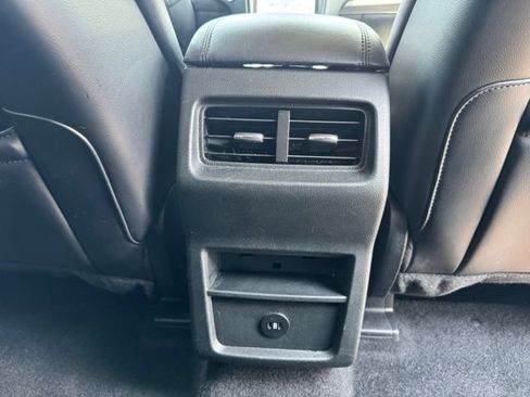 Used 2024 Ford Edge SEL AWD/4WD image 17