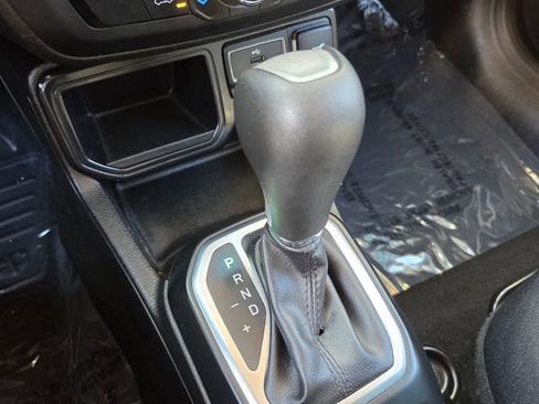 Used 2019 Jeep Renegade Sport w/ Sport Appearance Group image 22