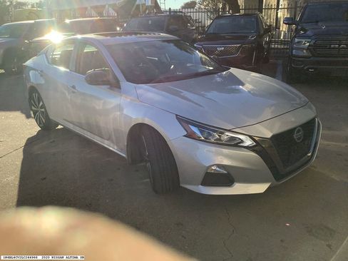 Used 2020 Nissan Altima 2.5 SR w/ Premium Package image 4