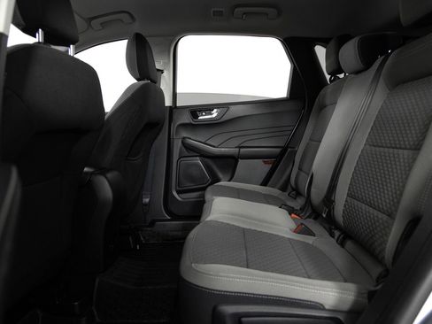 Used 2021 Ford Escape SE image 18