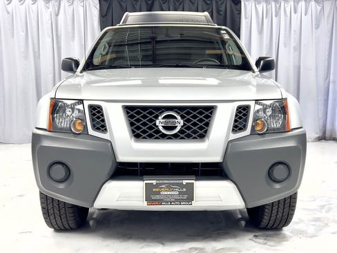 Used 2014 Nissan Xterra S image 2