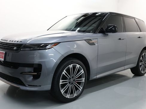 Used 2025 Land Rover Range Rover Sport Dynamic SE AWD/4WD image 1