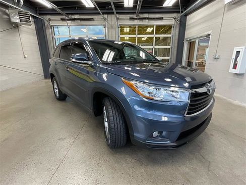 Used 2015 Toyota Highlander XLE image 7