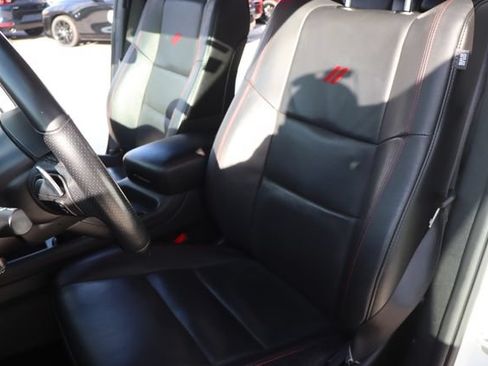 Used 2024 Dodge Durango GT RWD image 12