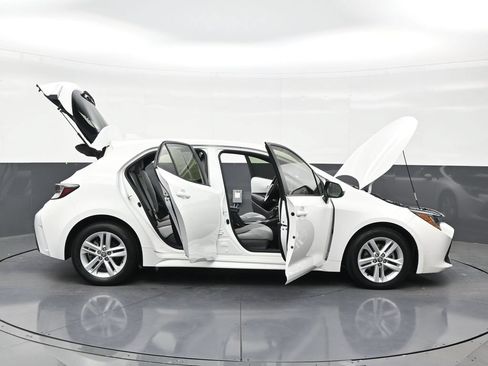 Used 2022 Toyota Corolla SE FWD image 30