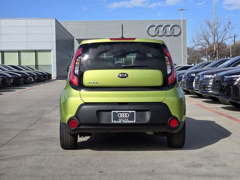 Used 2015 Kia Soul + image 7