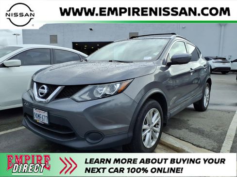 Used 2017 Nissan Rogue Sport SV image 1