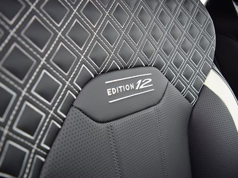 Used 2023 Bentley Bentayga Speed image 32