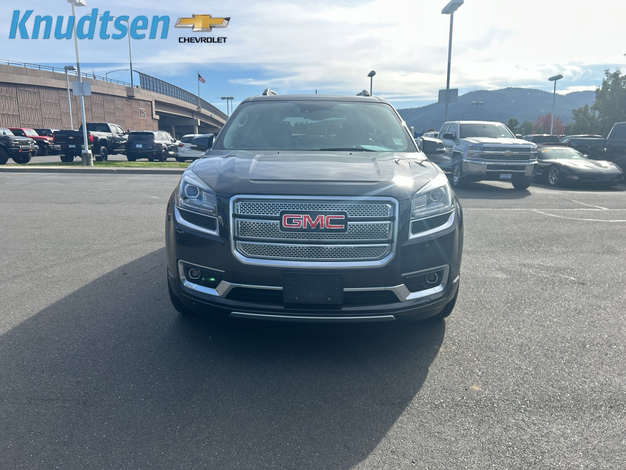 Used 2016 GMC Acadia Denali AWD/4WD image 2