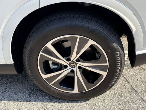 Used 2026 Lexus RX 350 Premium w/ Accessory Package (Z1) image 31