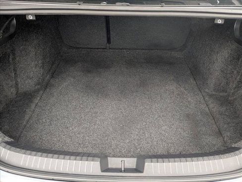 Used 2024 Volkswagen Jetta SE image 6