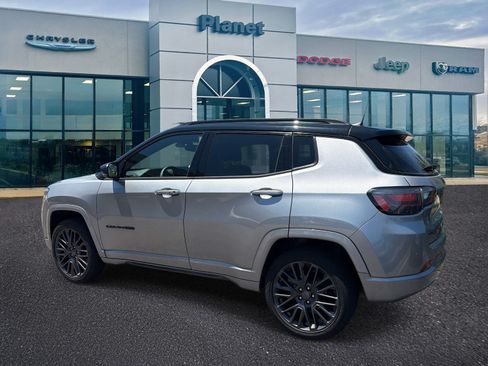 Used 2023 Jeep Compass High Altitude AWD/4WD image 3
