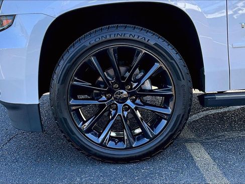 Used 2019 Chevrolet Tahoe Premier w/ Premier Plus Edition image 12