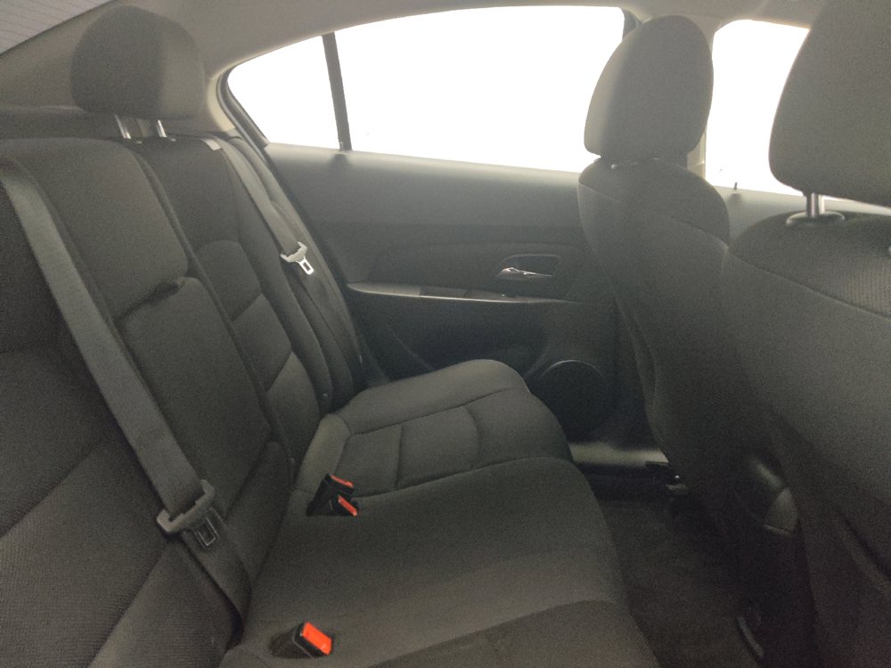 Used 2016 Chevrolet Cruze LT FWD image 19