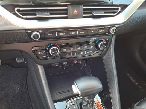 Used 2022 Kia Niro EX image 23