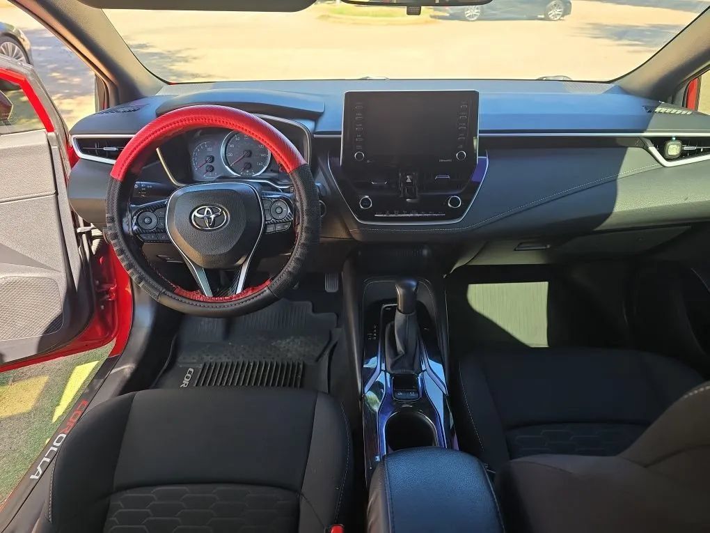 Used 2021 Toyota Corolla SE w/ Special Edition FWD image 19
