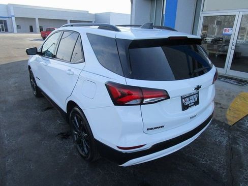 Used 2022 Chevrolet Equinox RS image 3