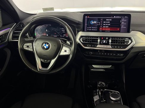 Used 2025 BMW X4 xDrive30i AWD/4WD image 15