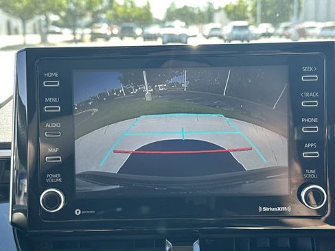 Used 2021 Toyota Corolla LE FWD image 25