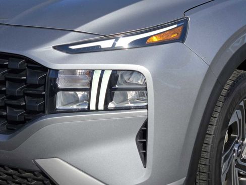 Used 2023 Hyundai Santa Fe SEL image 9