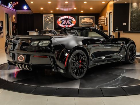 Used 2016 Chevrolet Corvette Z06 w/ 3LZ Preferred Equipment Group image 12