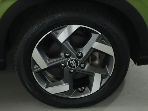 Used 2023 Hyundai Venue SEL FWD image 10