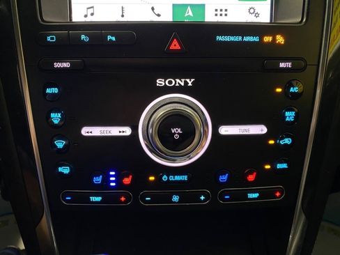 Used 2019 Ford Explorer Platinum AWD/4WD image 16