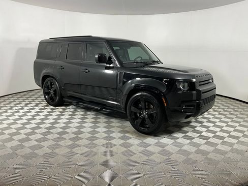 Used 2025 Land Rover Defender 130 V8 image 6