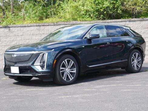 Used 2024 Cadillac Lyriq Luxury AWD/4WD image 1