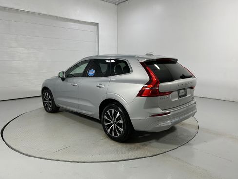 Used 2023 Volvo XC60 B5 Plus image 19