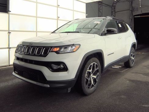 Used 2024 Jeep Compass Limited AWD/4WD image 12