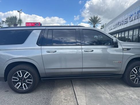 Used 2023 GMC Yukon XL AT4 w/ AT4 Premium Plus Package image 5