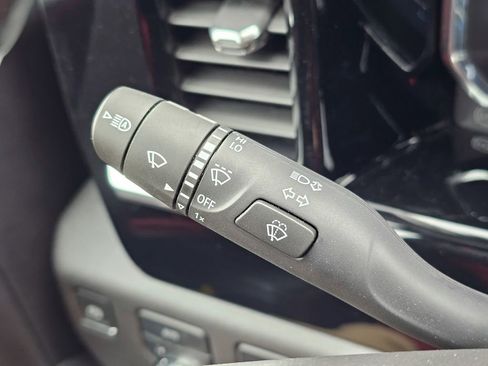 Certified 2025 GMC Sierra 1500 SLE w/ Preferred Package image 20