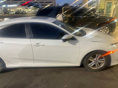 Used 2020 Honda Civic EX image 6