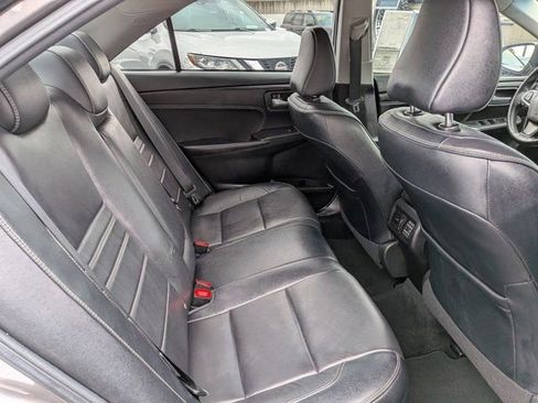 Used 2017 Toyota Camry XLE FWD image 7