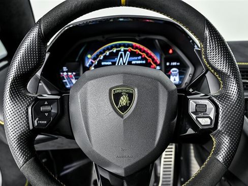 Used 2021 Lamborghini Aventador SVJ AWD/4WD image 31