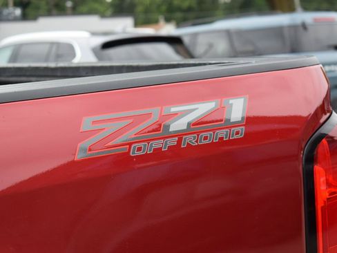 Used 2021 Chevrolet Colorado Z71 AWD/4WD image 12