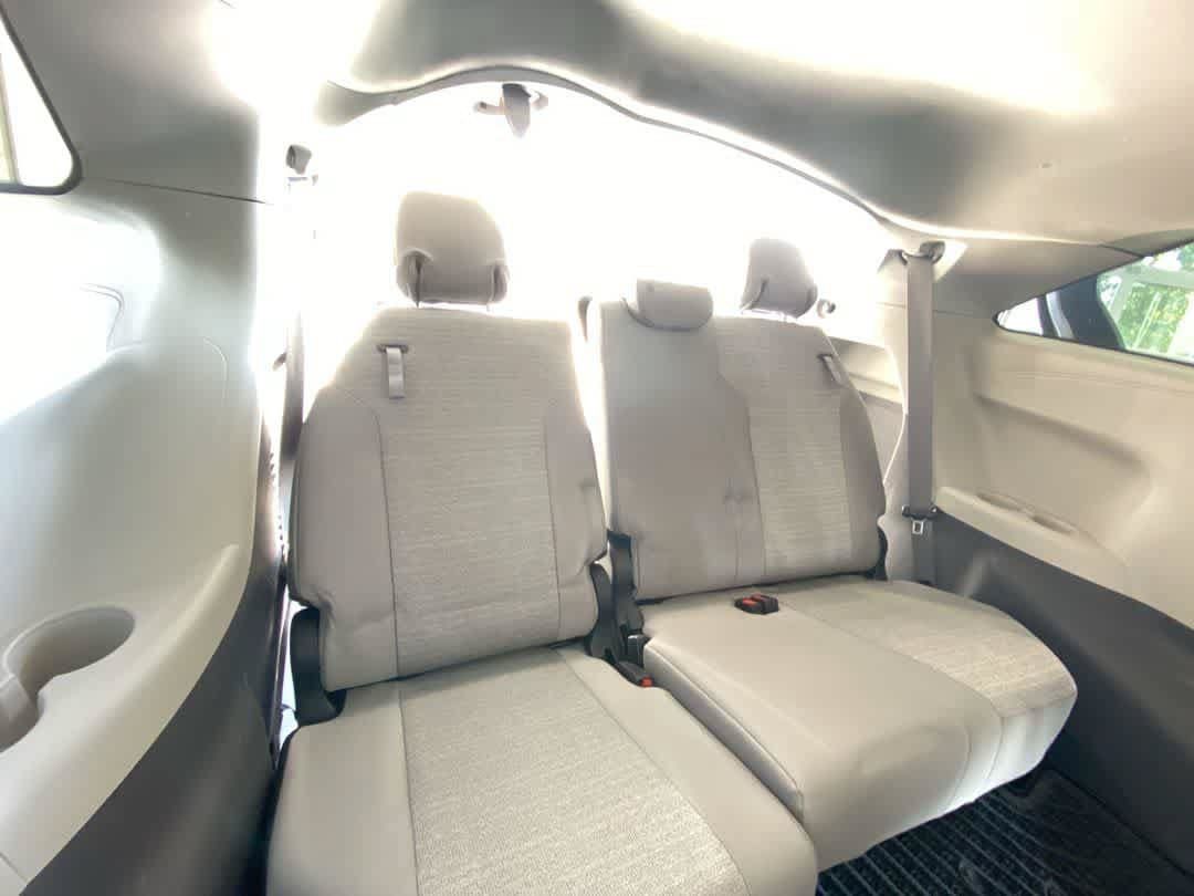 Used 2023 Toyota Sienna LE AWD/4WD image 24