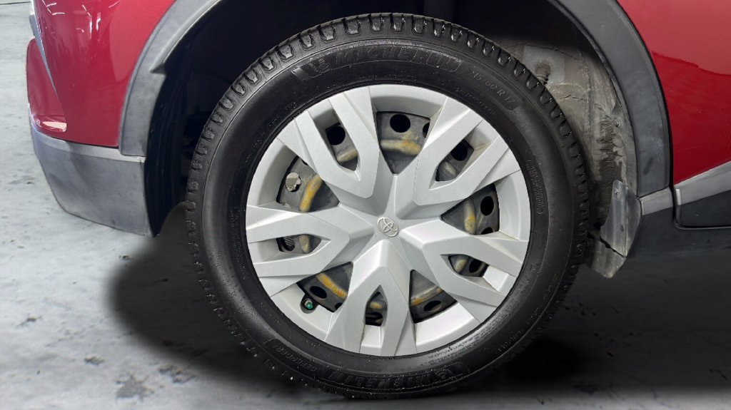 Used 2019 Toyota C-HR LE FWD image 43