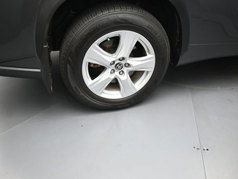 Certified 2022 Toyota Highlander LE image 22