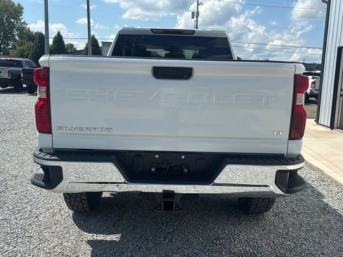 Used 2023 Chevrolet Silverado 2500 LT w/ Convenience Package AWD/4WD image 4