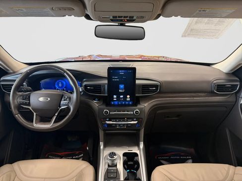 Used 2020 Ford Explorer Platinum w/ Premium Technology Package AWD/4WD image 24