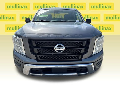 Used 2021 Nissan Titan SV w/ SV Convenience Package RWD image 11