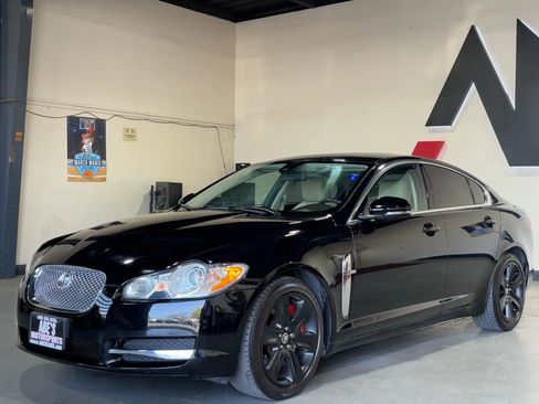 Used 2011 Jaguar XF RWD image 1