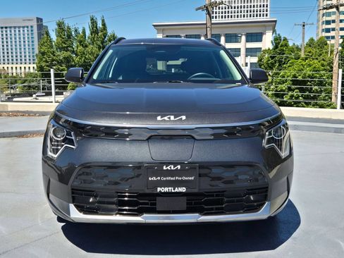 Certified 2024 Kia Niro Wind w/ Wind Preserve Package FWD image 8