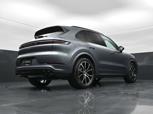 New 2026 Porsche Cayenne AWD/4WD image 40