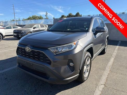 Used 2021 Toyota RAV4 XLE FWD image 2